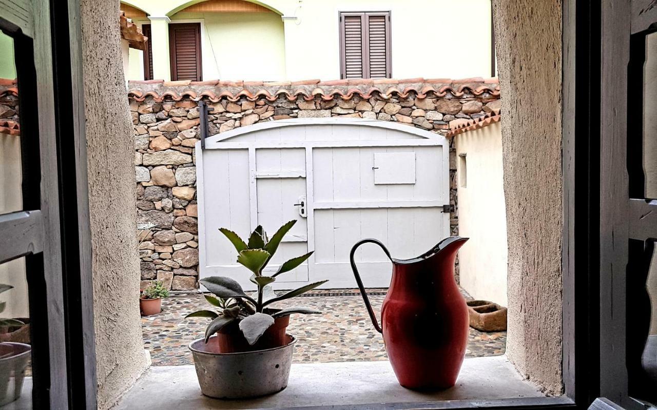 Un Gioiello Nel Centro Storico Apartment Bari Sardo Exterior photo